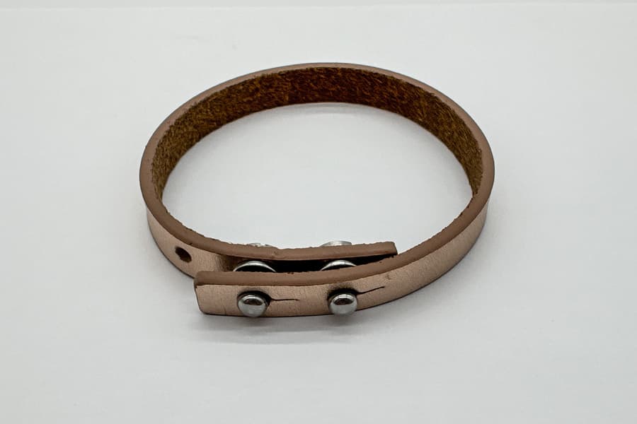 2 Leder Armbänder mit Nieten